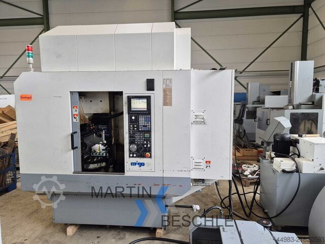 Vertikales Bearbeitungszentrum MÜGA S 3030