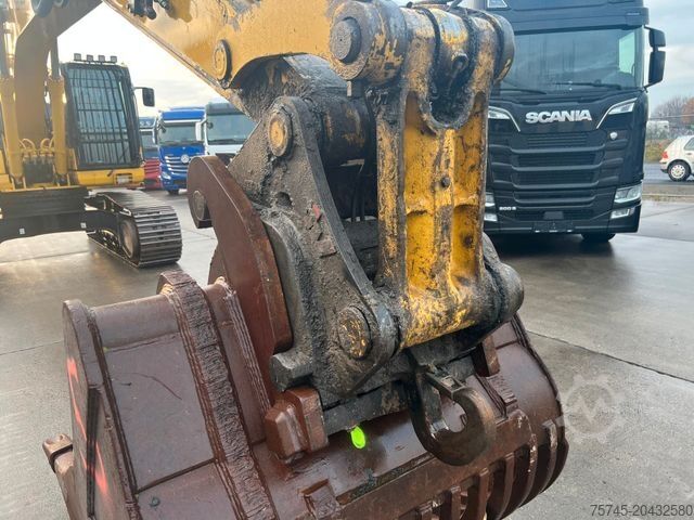 Kettenbagger KOMATSU PC 290 NLC-10 * MONOBLOCK *