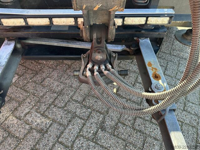 Crane truck Mercedes-Benz Antos 2833 NL kenteken