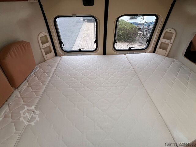Kastenwagen Wohnmobil / Campervan ADRIA Twin Active - Festbett - Klima - Solar - Markise
