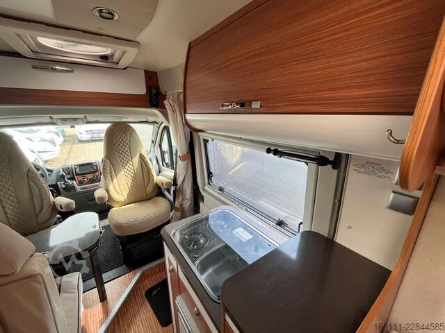 Kastenwagen Wohnmobil / Campervan ADRIA Twin Active - Festbett - Klima - Solar - Markise