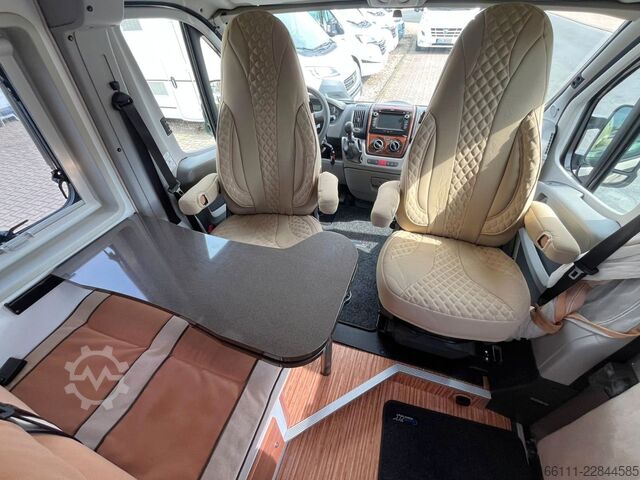 Kastenwagen Wohnmobil / Campervan ADRIA Twin Active - Festbett - Klima - Solar - Markise