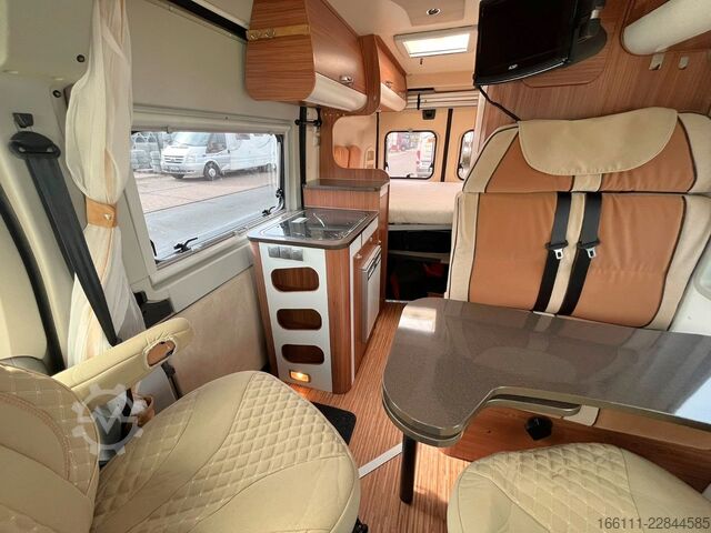 Kastenwagen Wohnmobil / Campervan ADRIA Twin Active - Festbett - Klima - Solar - Markise