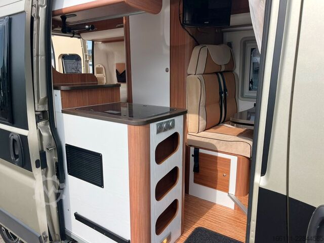 Kastenwagen Wohnmobil / Campervan ADRIA Twin Active - Festbett - Klima - Solar - Markise