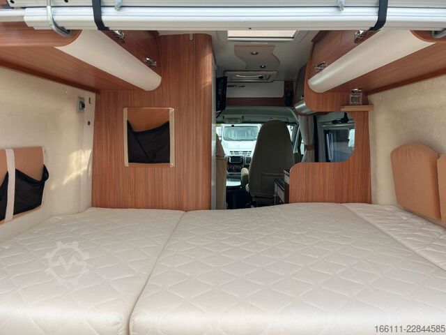 Kastenwagen Wohnmobil / Campervan ADRIA Twin Active - Festbett - Klima - Solar - Markise