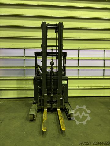 Reach Trucks Fenwick R14B-01
