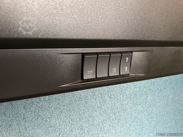 Standard tractor Volvo FM 330 Globetrotter / 742 dkm / VEB+ / Spoilers...