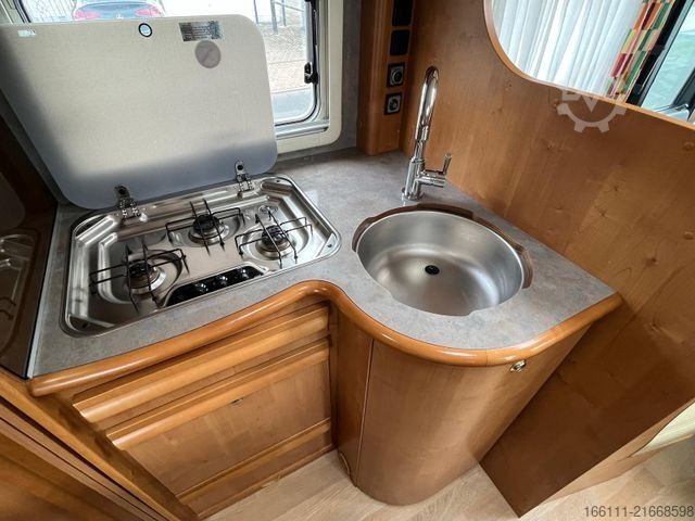 Integriertes Wohnmobil RAPIDO 999 M - Fest/Hubbett - Automatik - 2 x Klima -
