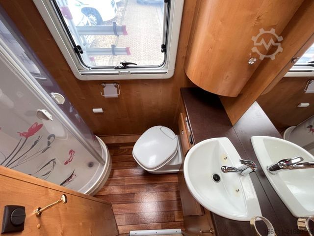 Integriertes Wohnmobil RAPIDO 999 M - Fest/Hubbett - Automatik - 2 x Klima -