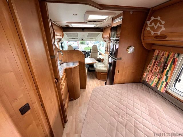 Integriertes Wohnmobil RAPIDO 999 M - Fest/Hubbett - Automatik - 2 x Klima -