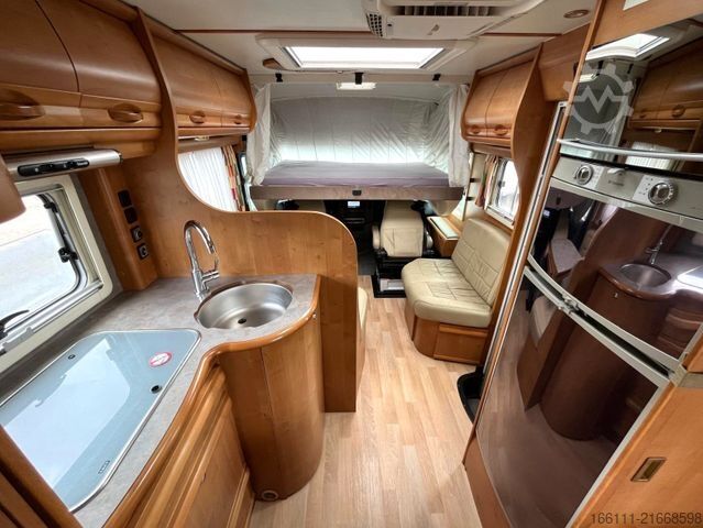 Integriertes Wohnmobil RAPIDO 999 M - Fest/Hubbett - Automatik - 2 x Klima -