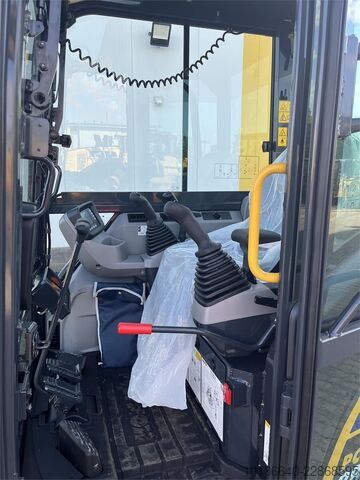 Komatsu PC38MR-5 Komatsu PC38MR-5