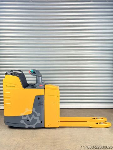 No pallet truck driver Jungheinrich ERE 225 - Service Neu - Batterie 90% - Garantie