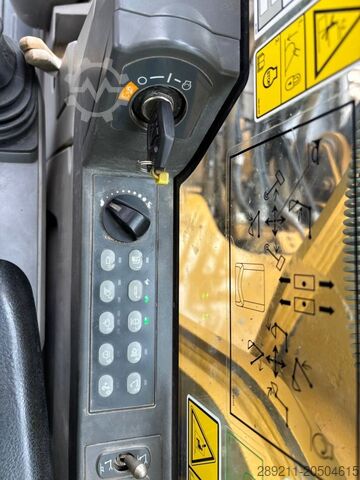 Crawler excavator Caterpillar 336F L XE (New Undercarriage)