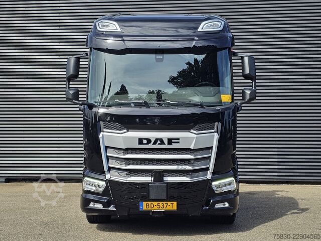 Crane truck DAF XF 530 8x2 / HMF 9520 K8 / NIEUW!