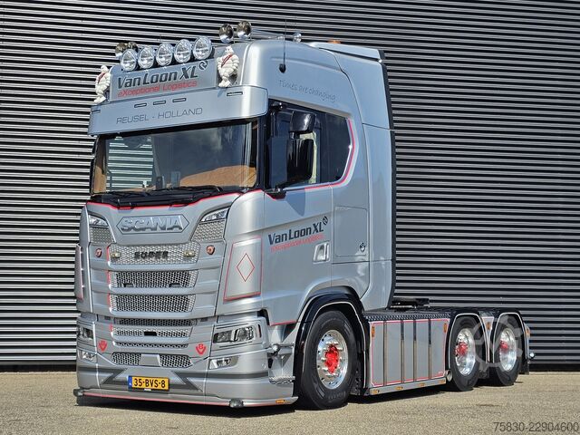 Standard-SZM Scania S590 V8 6X4 / 2 TANKS / NL TRUCK! 80T