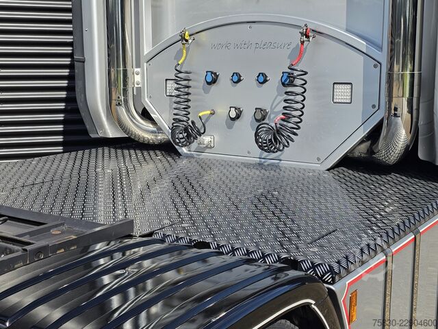 Standard-SZM Scania S590 V8 6X4 / 2 TANKS / NL TRUCK! 80T