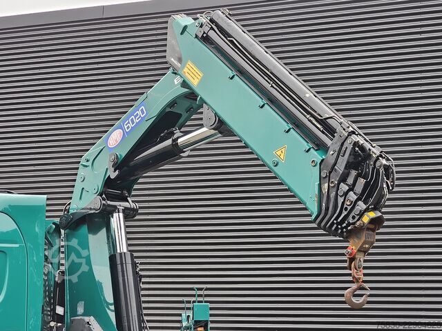 Ladepritsche Scania R450 8x2 / HMF 60TM / CRANE / KRAN
