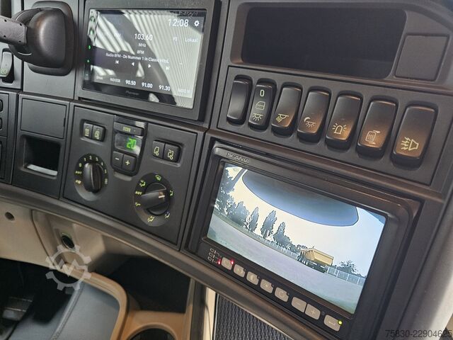 Ladepritsche Scania R450 8x2 / HMF 60TM / CRANE / KRAN