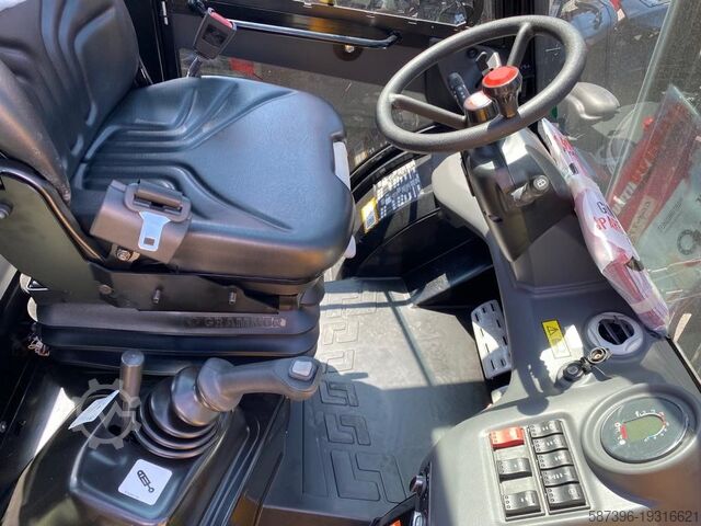 Rough terrain forklift truck Manitou MC30-4