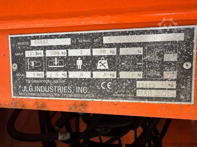 Telescopic boom lift JLG 660 SJ