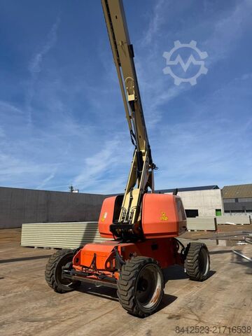 Telescopic boom lift JLG 660 SJ