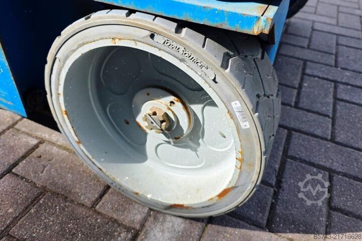 Scissor lift Genie GS3246 Electric, Working Height 11.75 m, 318kg Cap