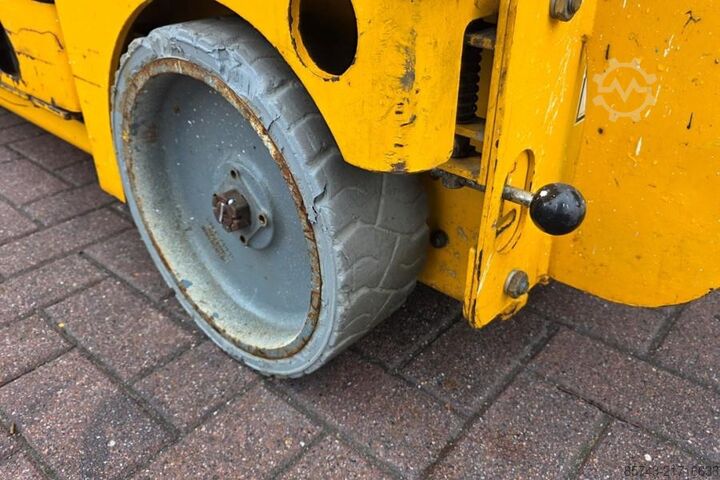 Scissor lift Haulotte Compact 8 As-Is, Electric, 8m Working Height, 350k