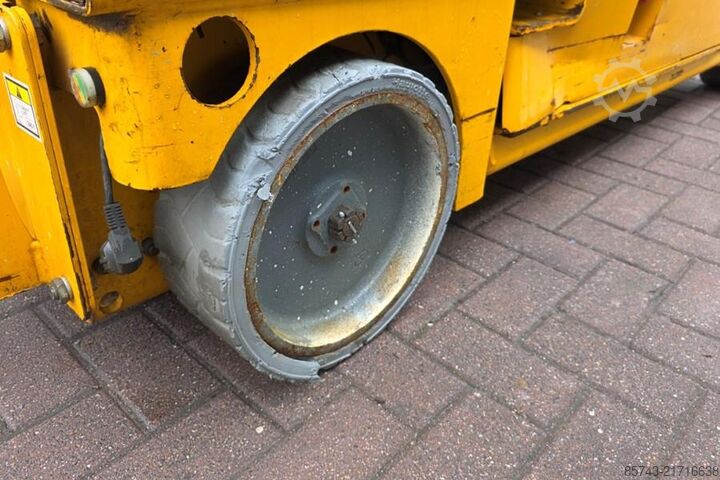 Scissor lift Haulotte Compact 8 As-Is, Electric, 8m Working Height, 350k