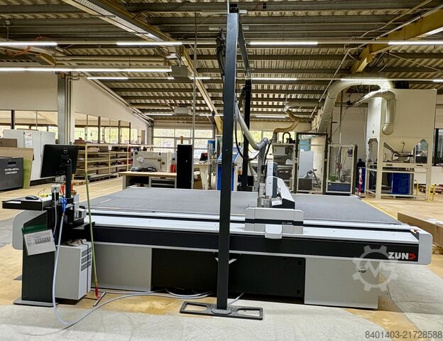 Cutting plotter / CNC milling machines Zünd Cutter G3 L-3200