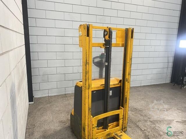 High level order picker Linde V 10-02