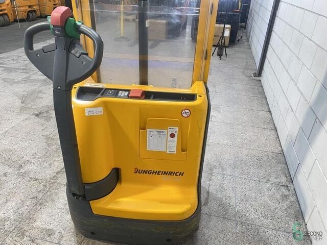High level order picker Linde V 10-02
