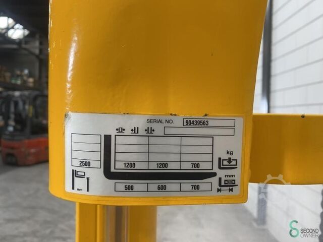 High level order picker Linde V 10-02