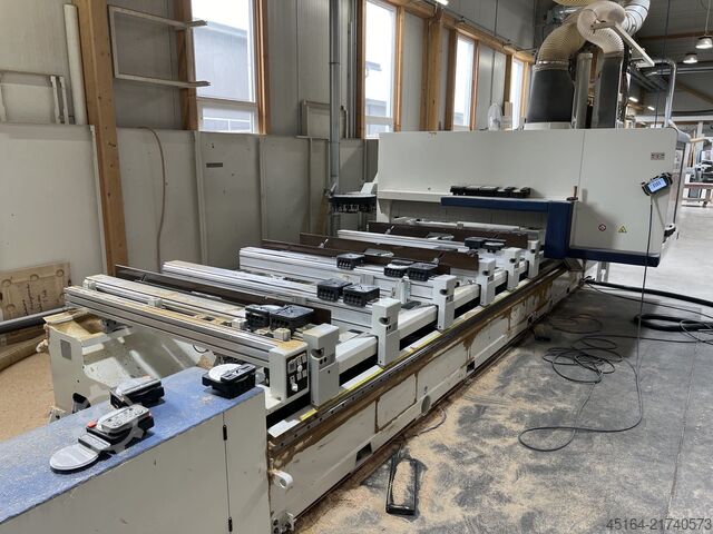 CNC machining center SCM morbidelli M 400