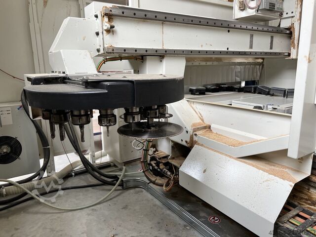 CNC machining center SCM morbidelli M 400