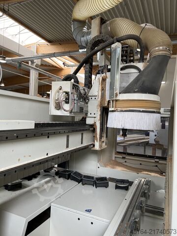 CNC machining center SCM morbidelli M 400