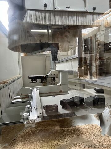 CNC machining center SCM morbidelli M 400