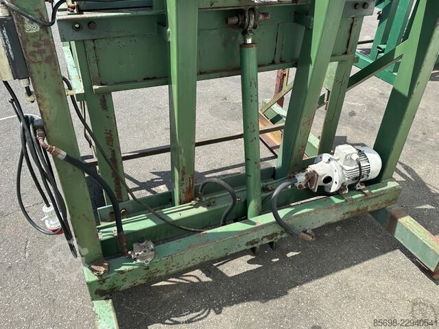 Box tipper for 120 cm max.  