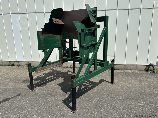 Box tipper for 120 cm max.  