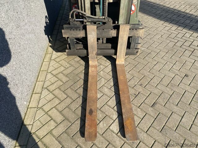 Still Heftruck Still EFG1.5 triplo 400 freelift/sideshift elektrisch STILL Heftruck Still EFG1.5 triplo 400 freelift/sideshif