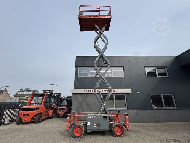 Skyjack SJ 6826RT Scherenarbeitsbühne 10 m / Schere / Arbeitsbühne Baujahr 2018 4x4 Kubota Diesel SKYJACK SJ 6826RT Schaarhoogwerker 10 M / Scissor / Arbeit