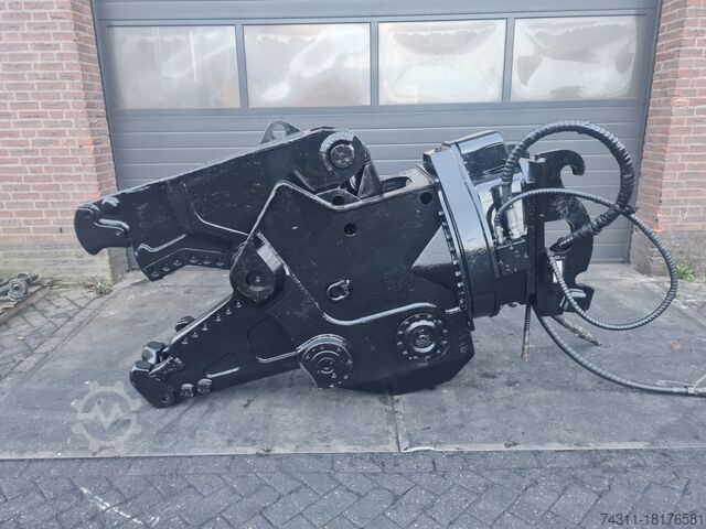 Construction machine Caterpillar mp318 crusher verachtert vt mp