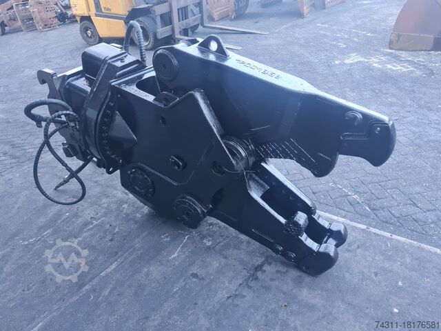 Construction machine Caterpillar mp318 crusher verachtert vt mp