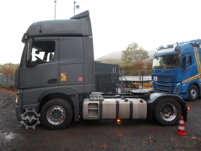 Hazardous materials truck MERCEDES-BENZ Actros F/ 1845 LS/ GGVS