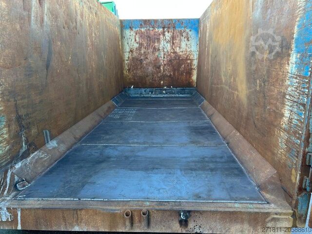Roll-off container  CONTAINER SCARRABILE USATO A CIELO APERTO