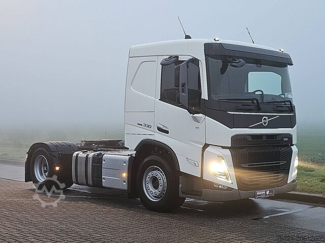 Standard-SZM VOLVO FM 330 3000 KM LIKE NEW!!