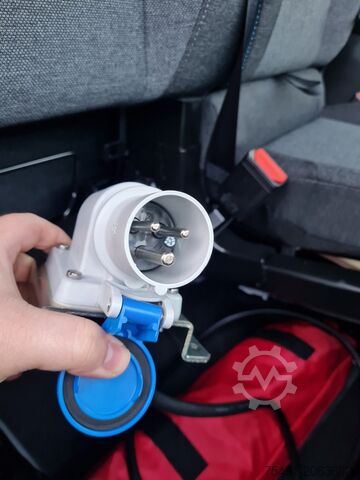 Kühltransporter Renault Master 35 Kühlkasten L3 Carrier Stand + Fahrkühlung