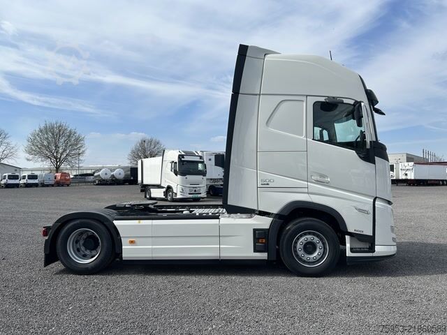 Standard tractor unit Volvo FH 500 Aero Euro 6 Globe XL Leder Mikrowelle