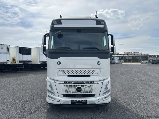 Standard tractor unit Volvo FH 500 Aero Euro 6 Globe XL Leder Mikrowelle