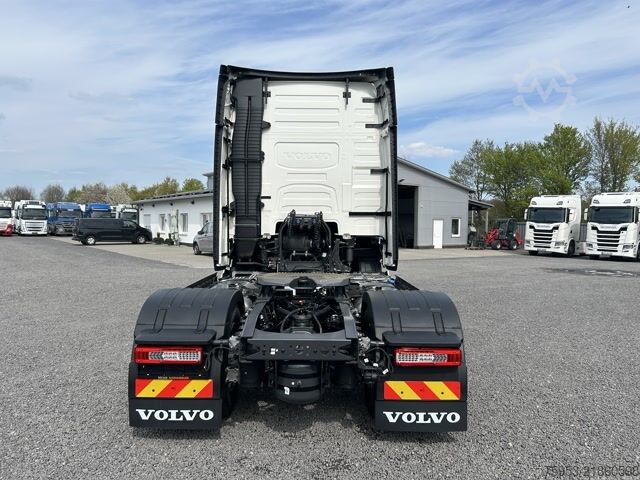 Standard tractor unit Volvo FH 500 Aero Euro 6 Globe XL Leder Mikrowelle